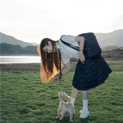 来自普莱恩维尔的女孩